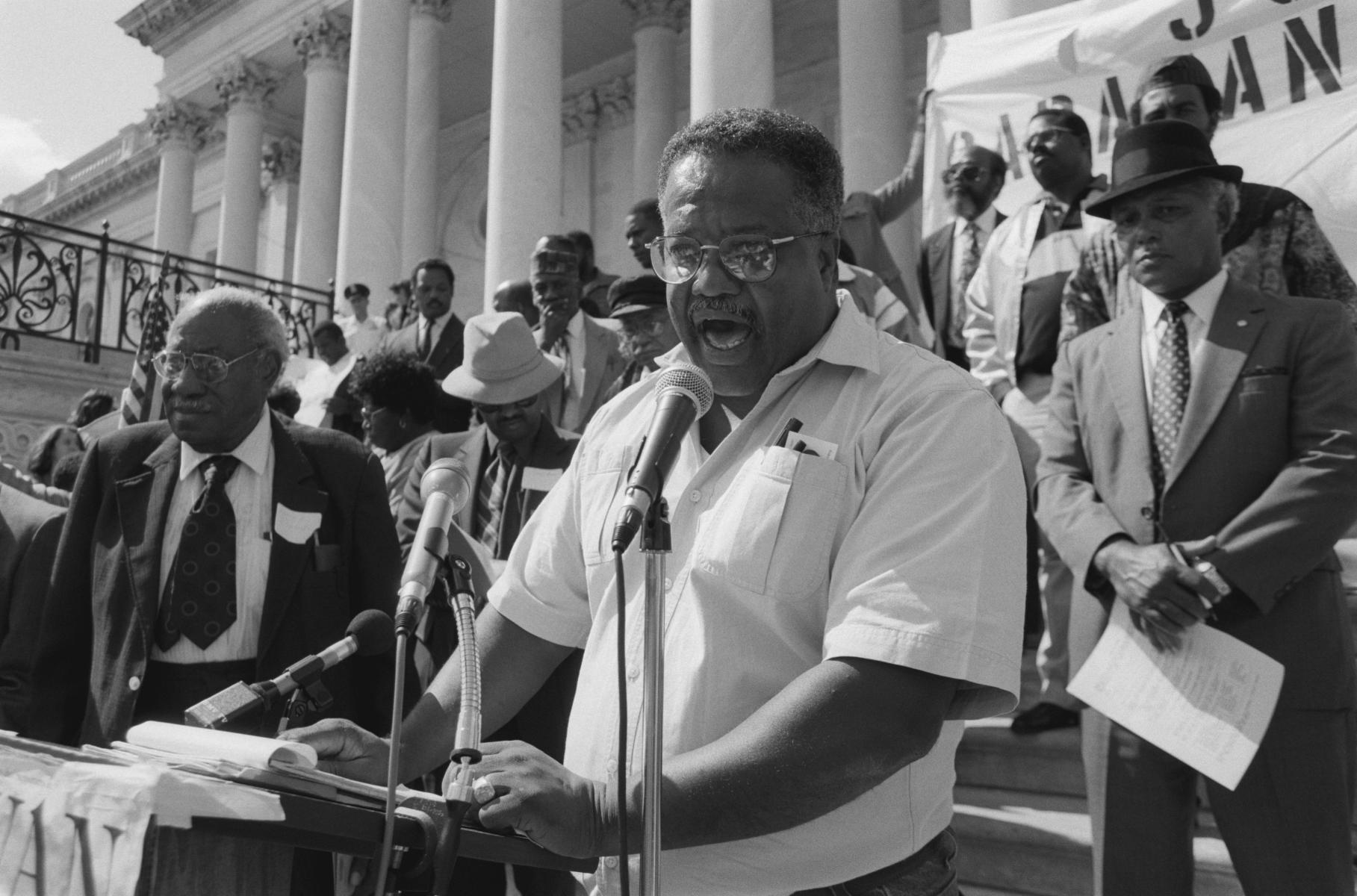 <p><center>Washington, D.C.:</center></p>
Ralph Paige, executive director of the Federation of Southern Cooperatives Land Assistance Fund, speaks on the U.S. Capital steps during the " Caravan to DC Rally." : Images : AMERICAN BLACK FARMERS PROJECT - John Ficara