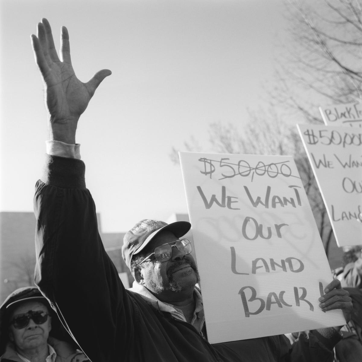 <p><center>Washington, D.C.:</center></p>
Black farmers protest outside the U.S. District Courthouse prior to their hearing on their class-action lawsuit against the USDA. : Images : AMERICAN BLACK FARMERS PROJECT - John Ficara